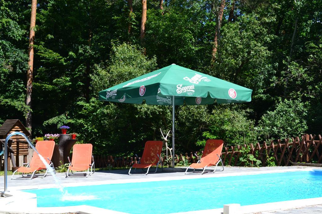 Ezuestfenyo Hotel Telkibánya エクステリア 写真