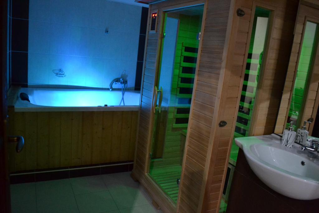 Ezuestfenyo Hotel Telkibánya エクステリア 写真