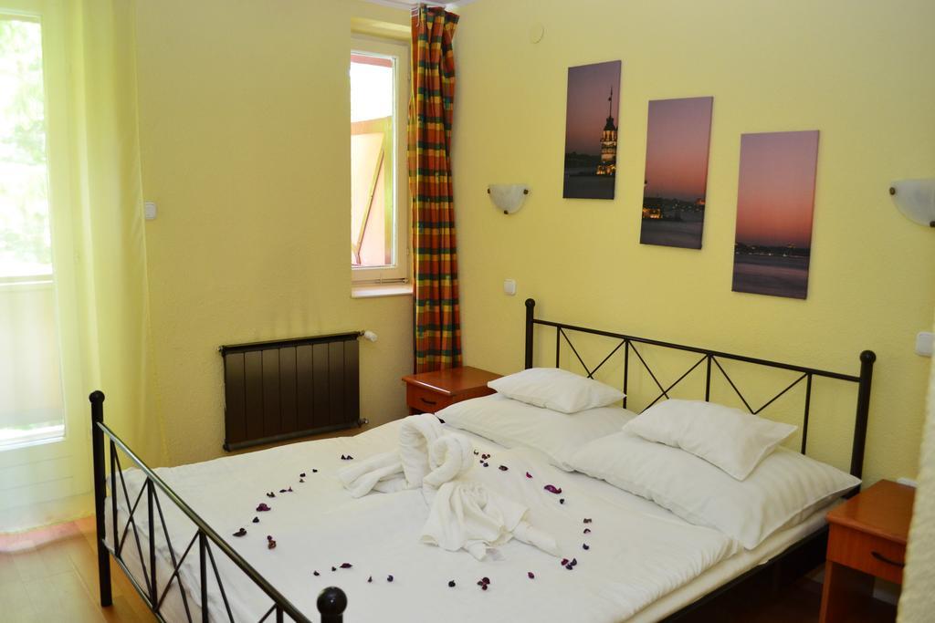 Ezuestfenyo Hotel Telkibánya エクステリア 写真