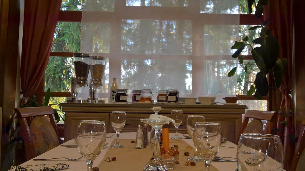 Ezuestfenyo Hotel Telkibánya エクステリア 写真