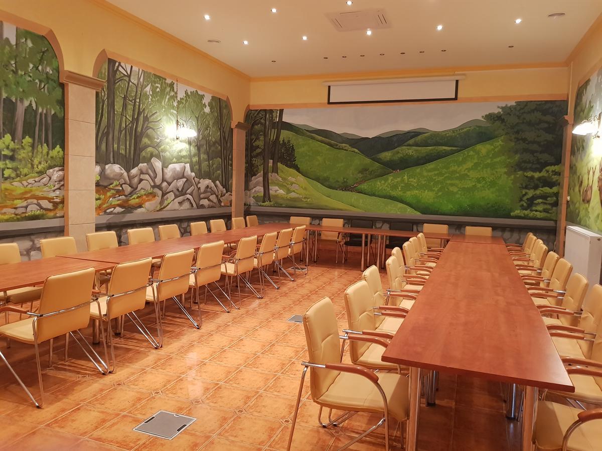 Ezuestfenyo Hotel Telkibánya エクステリア 写真